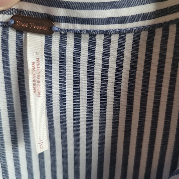Free People Striped Button down shirt 2 toned blue white size L Coastal - Picture 6 of 12